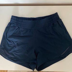Lululemon hotty hot 4” size 8 shorts